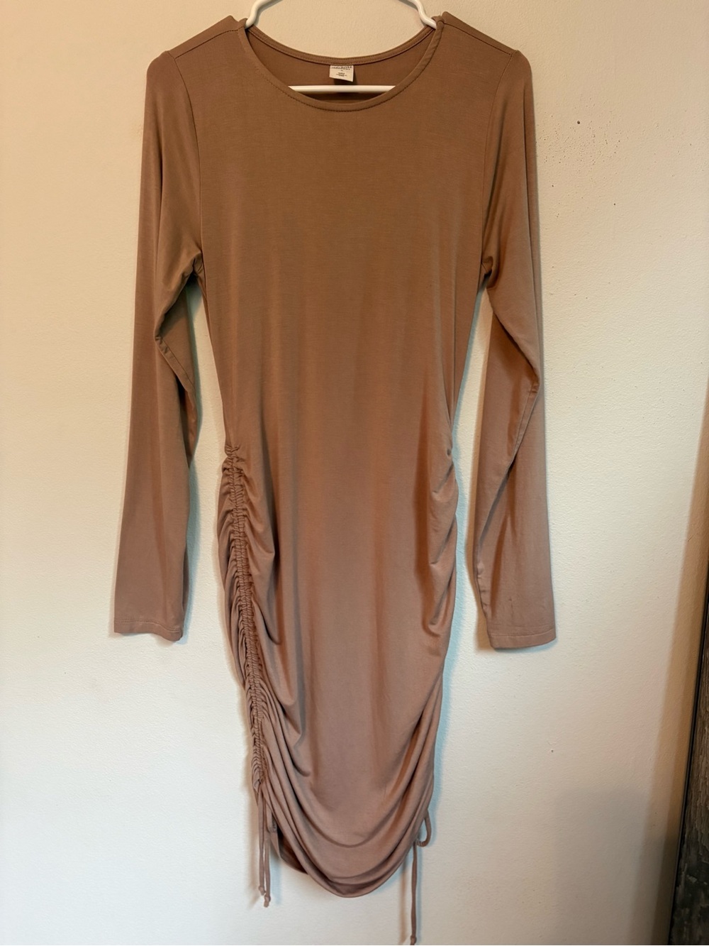 Melrose Market Long Sleeve Ruched Side Dress in Taupe EUC Size M